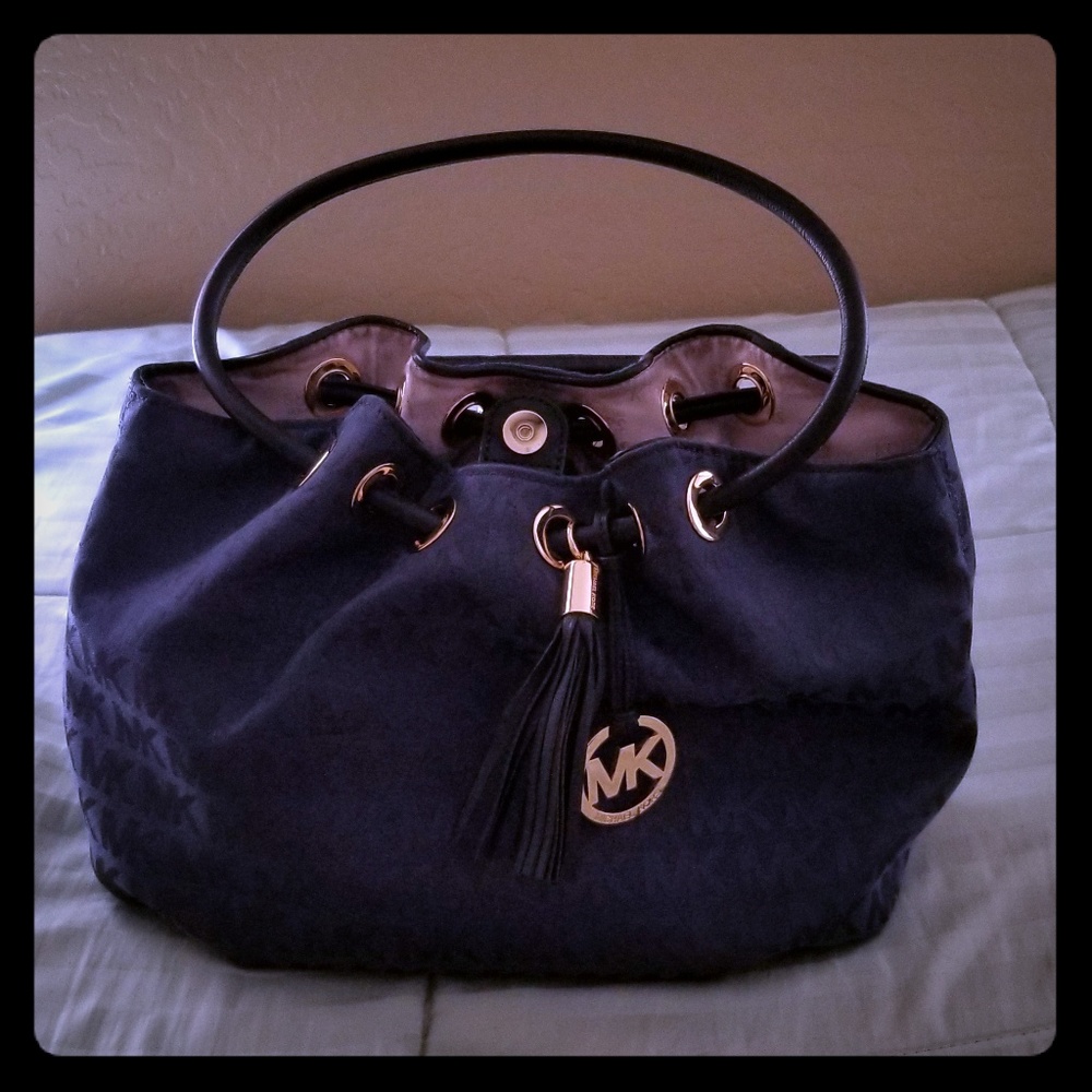 Gorgeous Navy Blue Michael Kors Shoulderbag